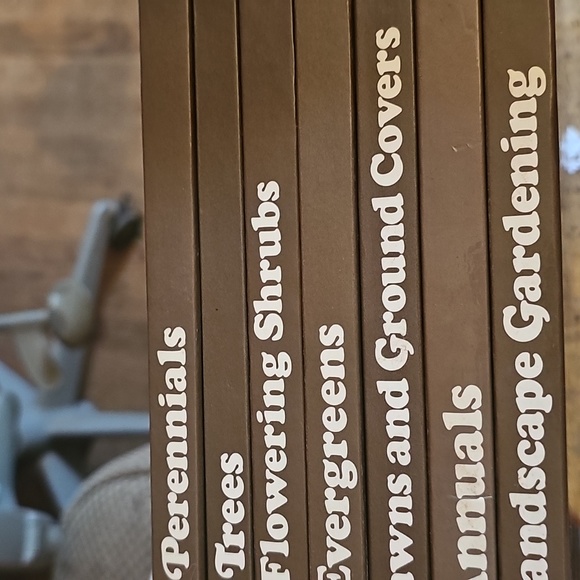 7 The time life encyclopedia‎ of gardening lawns and ground covers Vintage - Picture 1 of 13